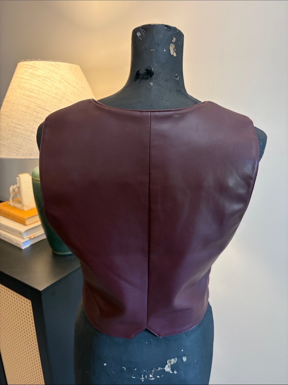 7 for All Mankind Y2K Preppy Faux Leather Burgundy Vest Size M Bandage Neckline - Picture 3 of 13
